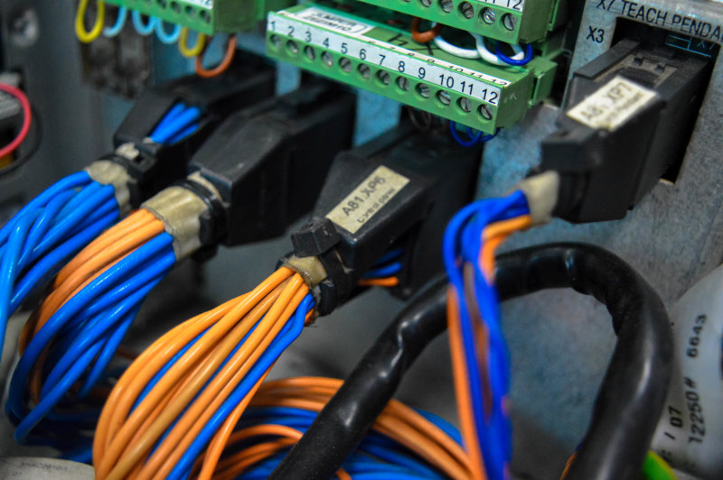 Assistência técnica e mecânica em robôs industriais Assistência técnica e mecânica em robôs industriais