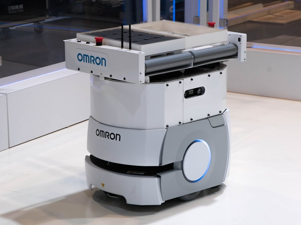 Reforma de Robôs Industriais OMRON Reforma de Robôs Industriais OMRON