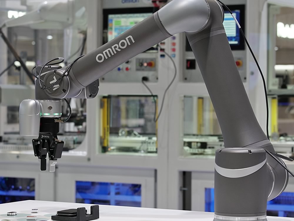 Reforma de Robôs Industriais OMRON Reforma de Robôs Industriais OMRON