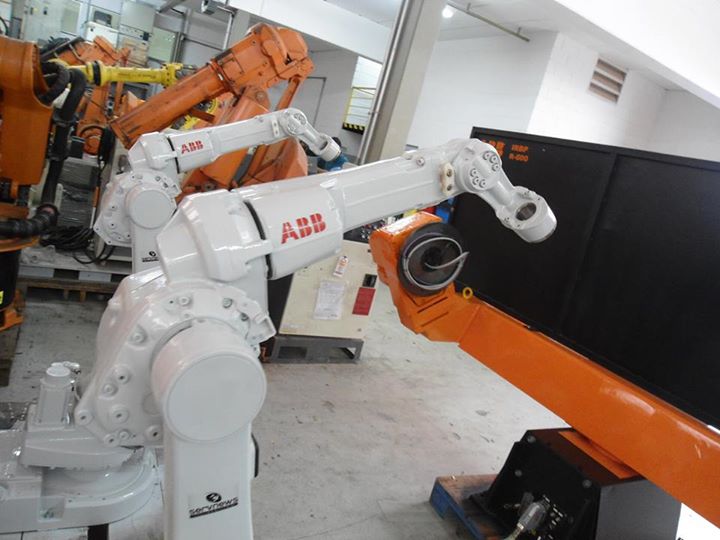 Reforma de robôs industriais
