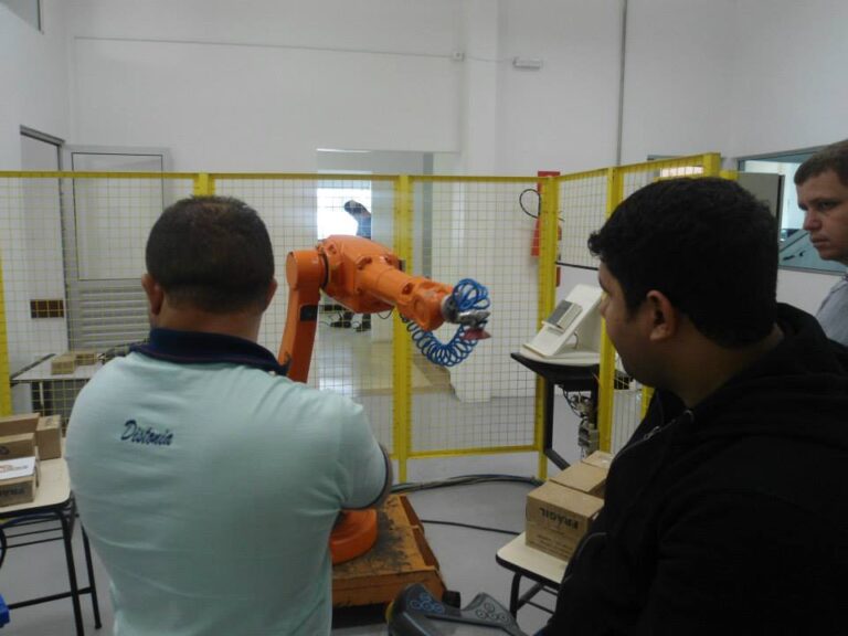 Treinamento de Programação Básica para Robot IRC5