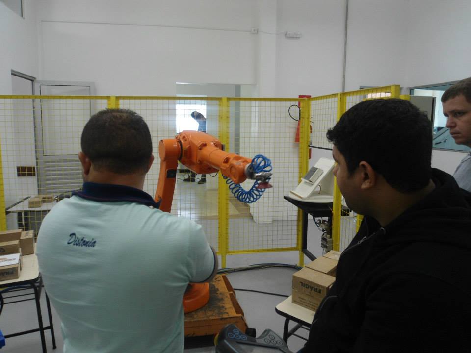 Treinamento de Programação Básica para Robot IRC5